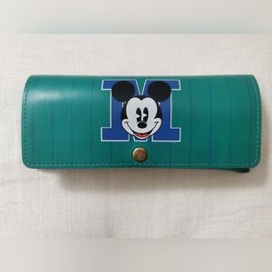 DISNEY Retro Mickey Mouse Eye Glasses Case